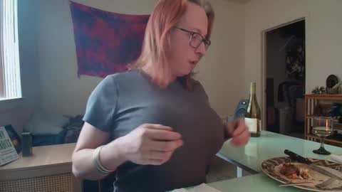 Arianna Sinz online show from 12-22-25, 08:50