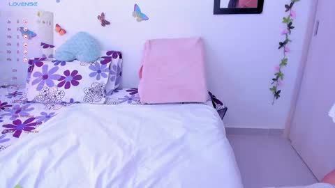 ariannna08_ online show from 12-06-24, 12:05