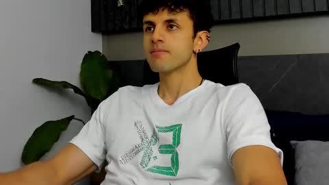 Snapshot of ariasaadeh chatting on 09-09-25, 12:05 ariasaadeh online show from 09-09-25, 12:05