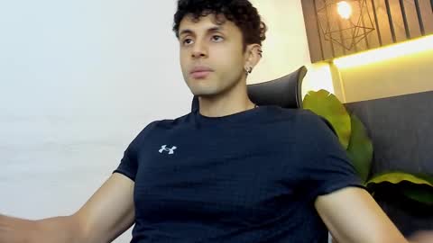 Snapshot of ariasaadeh chatting on 09-12-25, 12:05 ariasaadeh online show from 09-12-25, 12:05