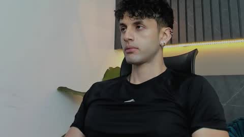 Snapshot of ariasaadeh chatting on 09-24-25, 12:08 ariasaadeh online show from 09-24-25, 12:08