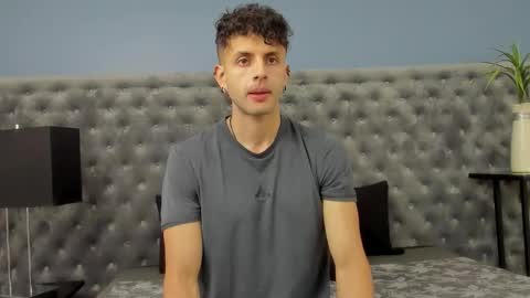 Snapshot of ariasaadeh chatting on 10-21-25, 12:17 ariasaadeh online show from 10-21-25, 12:17