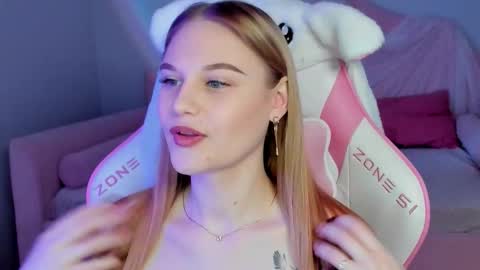 Aria online show from 11-25-25, 05:46