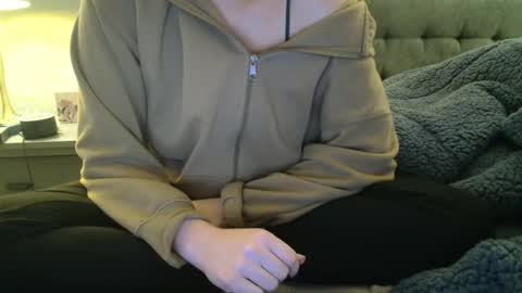 Snapshot of ariawoods chatting on 12-16-24, 11:28 Aria Woods online show from 12-16-24, 11:28