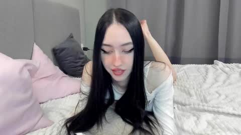 Snapshot of ariel_rouse chatting on 03-05-25, 07:27 Ariel online show from 03-05-25, 07:27