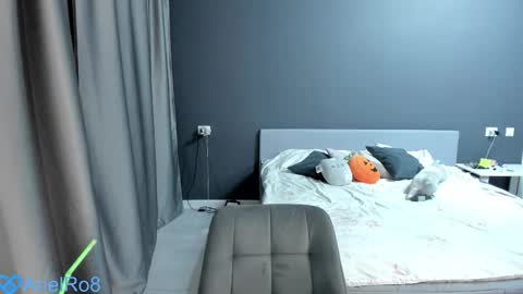 Snapshot of ariel_rouse chatting on 11-05-25, 07:25 Ariel online show from 11-05-25, 07:25