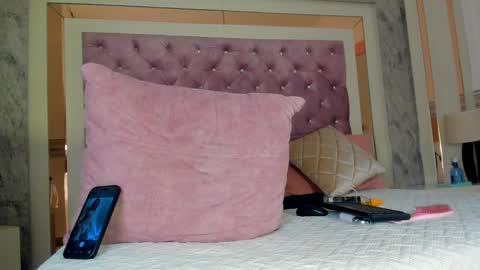 Snapshot of ariel_versace chatting on 03-01-26, 01:57 ARIEL online show from 03-01-26, 01:57