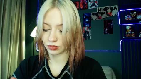 Snapshot of arielabradberry chatting on 01-18-26, 10:30 Ariel online show from 01-18-26, 10:30