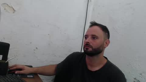 Snapshot of arield85 chatting on 02-27-25, 07:04 Ariel online show from 02-27-25, 07:04