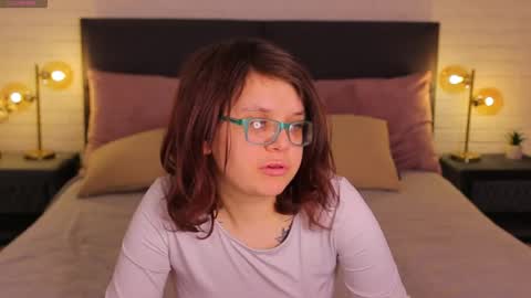 Ariell Mini online show from 04-15-26, 05:58