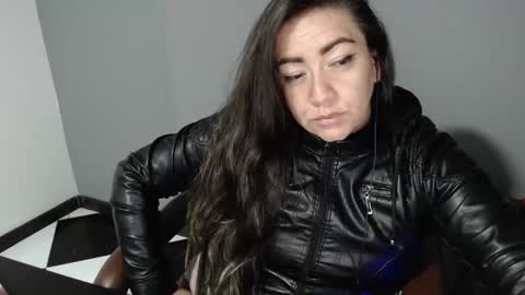 Arielle online show from 12-22-24, 06:17