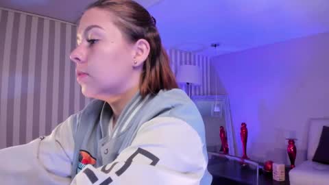 Snapshot of ariianabaker chatting on 01-31-25, 12:40 Arianna online show from 01-31-25, 12:40