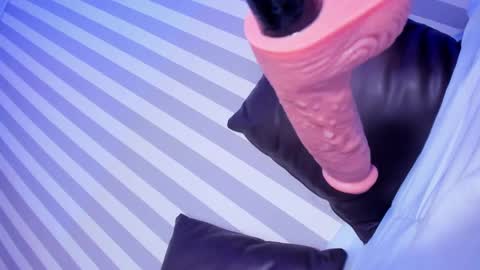 Snapshot of ariianabaker chatting on 02-01-25, 08:26 Arianna online show from 02-01-25, 08:26