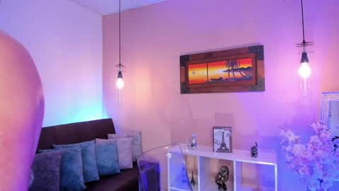 Snapshot of ariianabaker chatting on 02-13-25, 10:43 Arianna online show from 02-13-25, 10:43