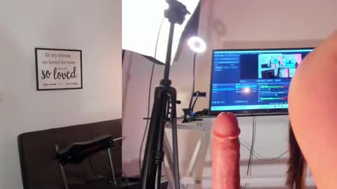 Snapshot of ariianabaker chatting on 02-20-25, 02:02 Arianna online show from 02-20-25, 02:02