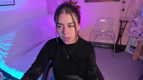 Snapshot of ariianabaker chatting on 09-25-25, 02:10 Arianna online show from 09-25-25, 02:10