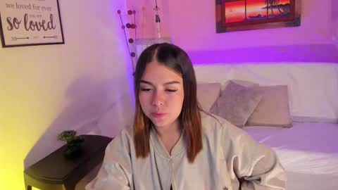 Snapshot of ariianabaker chatting on 10-19-25, 03:45 Arianna online show from 10-19-25, 03:45