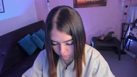 Snapshot of ariianabaker chatting on 11-18-25, 12:20 Arianna online show from 11-18-25, 12:20