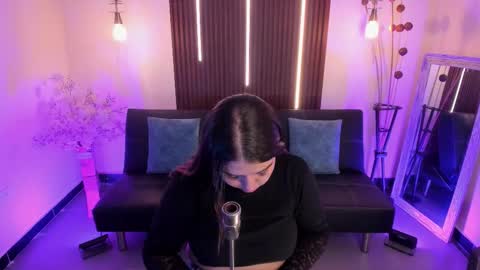 Snapshot of ariianabaker chatting on 01-07-26, 02:19 Arianna online show from 01-07-26, 02:19