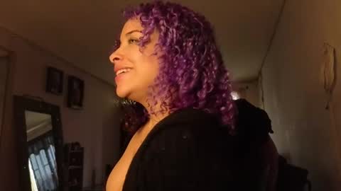 Snapshot of arikatorres chatting on 09-18-25, 07:16 Arin online show from 09-18-25, 07:16