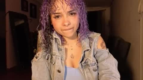 Snapshot of arikatorres chatting on 10-13-25, 01:49 Arin online show from 10-13-25, 01:49