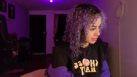 Snapshot of arikatorres chatting on 10-21-25, 11:38 Arin online show from 10-21-25, 11:38