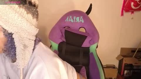 Snapshot of arikatorres chatting on 02-10-26, 02:04 Arin online show from 02-10-26, 02:04