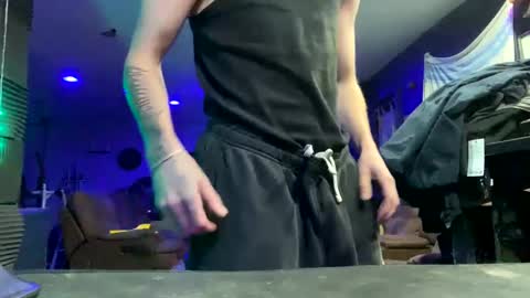 Snapshot of arimeyer chatting on 02-18-25, 02:59 arimeyer online show from 02-18-25, 02:59