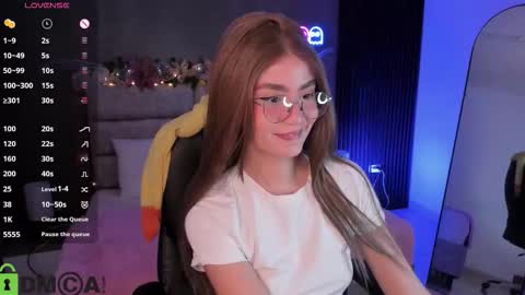 Ari  online show from 12-15-25, 01:21