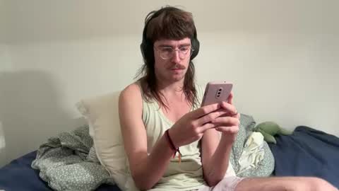 Ariste online show from 10-19-25, 01:23