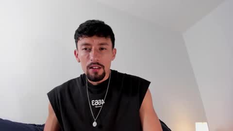 Arley Moren online show from 10-20-25, 03:12