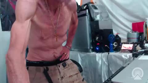 Snapshot of armaduradeacero chatting on 09-26-25, 10:47 armaduradeacero online show from 09-26-25, 10:47