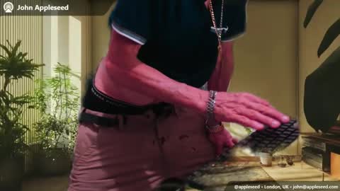 Snapshot of armaduradeacero chatting on 09-28-25, 03:01 armaduradeacero online show from 09-28-25, 03:01