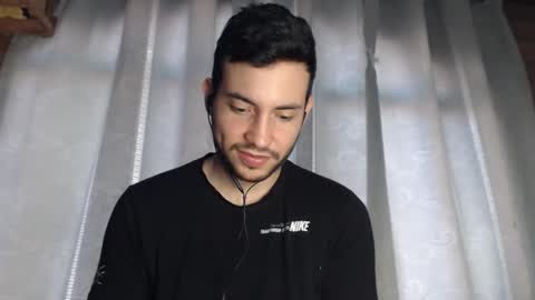 Snapshot of armando_2002 chatting on 01-27-25, 02:35 ARMANDO online show from 01-27-25, 02:35