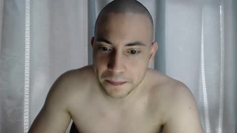 Snapshot of armando_2002 chatting on 10-30-25, 06:52 ARMANDO online show from 10-30-25, 06:52