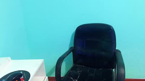 Snapshot of arnelux72 chatting on 02-22-25, 07:01 arnelux72 online show from 02-22-25, 07:01