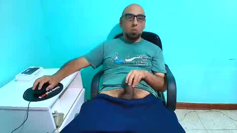 Snapshot of arnelux72 chatting on 09-21-25, 05:09 arnelux72 online show from 09-21-25, 05:09