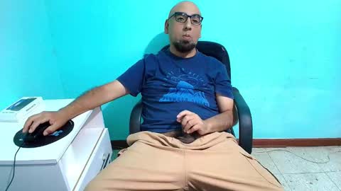 Snapshot of arnelux72 chatting on 10-27-25, 05:33 arnelux72 online show from 10-27-25, 05:33