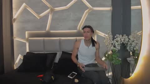 Arohom Lester online show from 11-10-25, 10:58