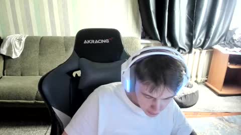 Snapshot of aron_neall chatting on 12-22-25, 07:38 biggest penis online show from 12-22-25, 07:38