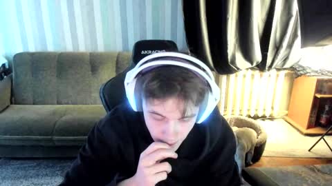 Snapshot of aron_neall chatting on 01-12-26, 07:02 biggest penis online show from 01-12-26, 07:02