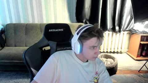 Snapshot of aron_neall chatting on 01-13-26, 08:30 biggest penis online show from 01-13-26, 08:30