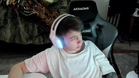 Snapshot of aron_neall chatting on 03-04-26, 08:42 biggest penis online show from 03-04-26, 08:42