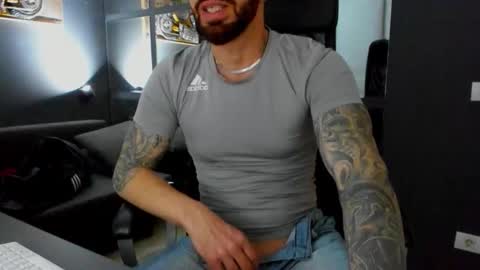 AronGrant online show from 02-11-26, 10:42