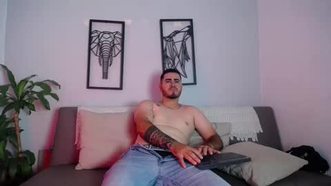 aronhilton online show from 01-15-26, 06:11