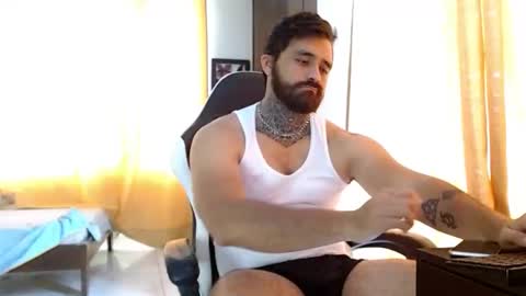 aronmiller online show from 11-24-25, 04:18