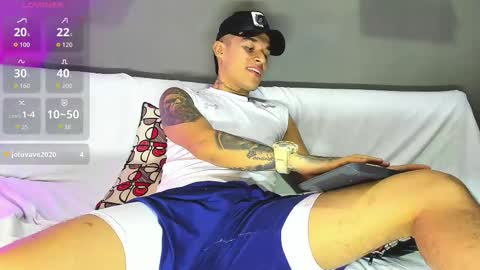 Snapshot of aroon_fit chatting on 02-26-26, 10:42 AROON HOT online show from 02-26-26, 10:42