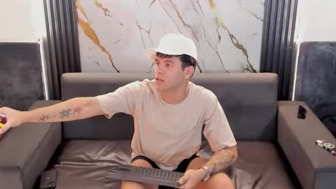 Aroon   online show from 04-11-26, 07:45