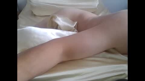 Snapshot of arpinopeer3055 chatting on 10-10-25, 08:24 arpinopeer3055 online show from 10-10-25, 08:24