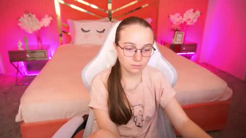 arrinawair online show from 09-25-25, 07:23